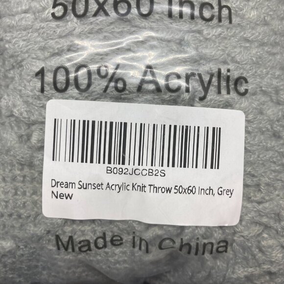 New in package Dream Sunset 50” x 60” lightweight throw grey - Picture 3 of 3